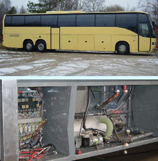 Keltainen linja-auto korjaamon pihalla ja avattu moottoritila